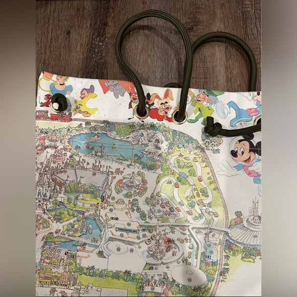 Disney Magic Kingdom Park Purchase Tote/Backpack Map pattern - Picture 6 of 6